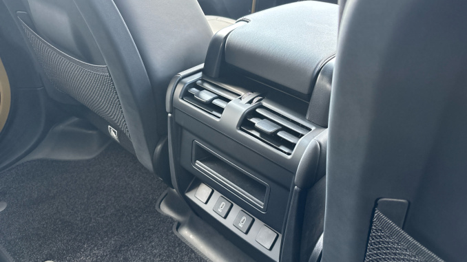 Land Rover Defender 3.0 D350 Trophy Edition Deep Sandglow 110 5dr Auto Diesel Estate - Image 18